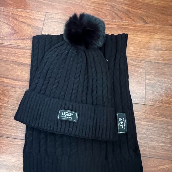 UGG Accessories - UGG black cable-knit hat and scarf